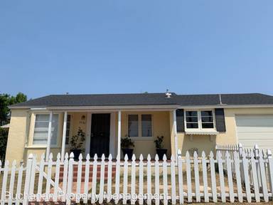 Main picture of 4648 Point Loma Ave