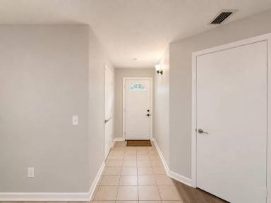 Main picture of 251 S 3rd St