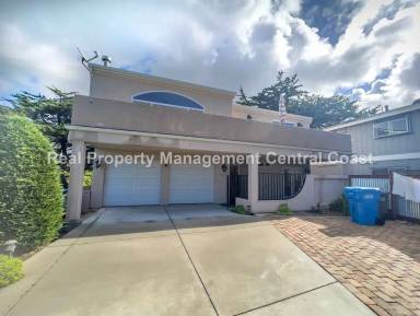 Main picture of 3064 Main St