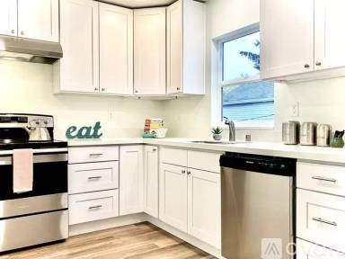 Main picture of 2107 McDougall Ave