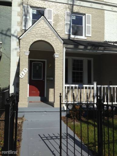 Main picture of 1417 Parkwood Pl NW