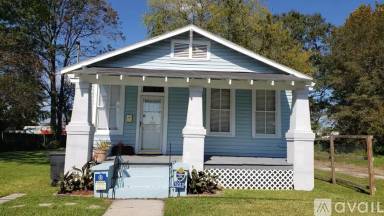 Main picture of 1223 Convention St