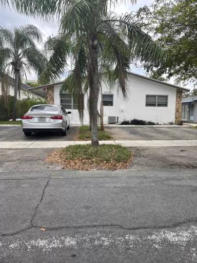 Main picture of 122 SE 9th Ct