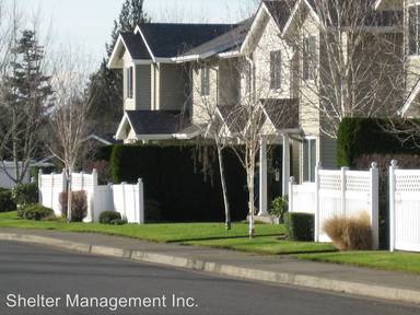Main picture of Triple Crown Apartments