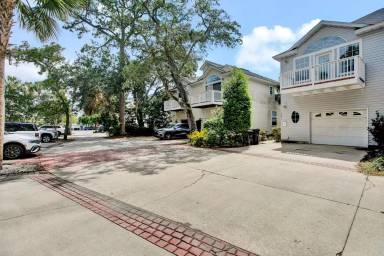 Main picture of 128-1 Seminole Rd