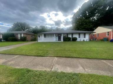 Main picture of 1755 Lanier Ln