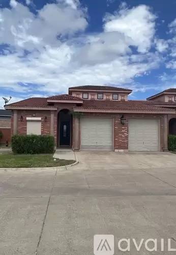 Main picture of 2200 Laredo Rd