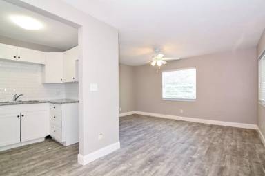 Main picture of 1200 Beach Dr NE