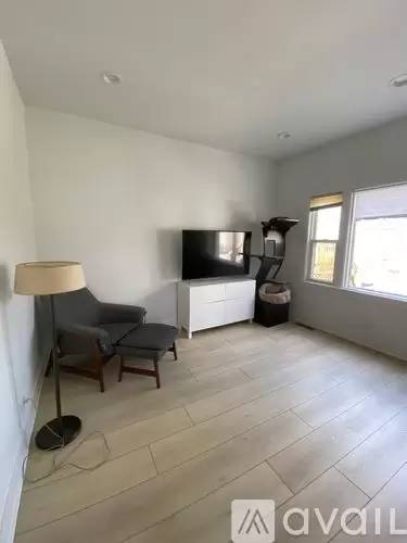 Main picture of 3524 S Winchester Ave