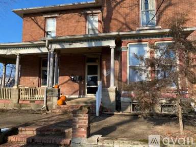 Main picture of 321 W Front St