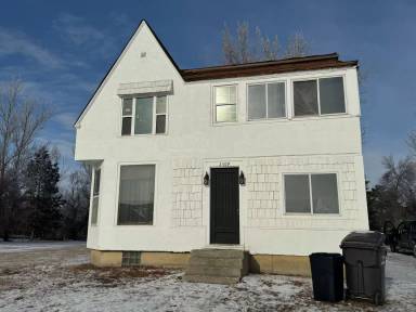 Main picture of 2509 4th St NE