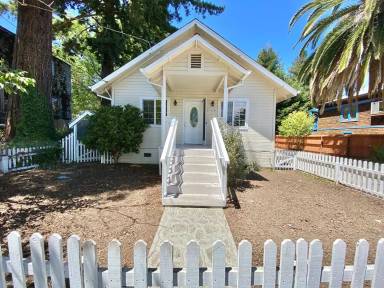 Main picture of 1624 E St