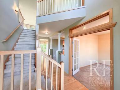 Main picture of 18128 Mount Walker Dr NE