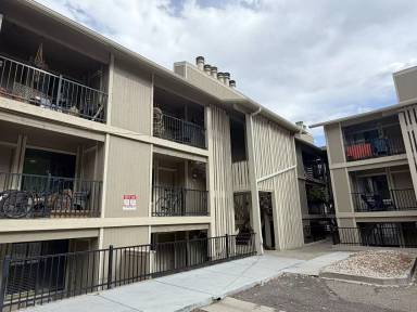 Main picture of 1209 W Plum St