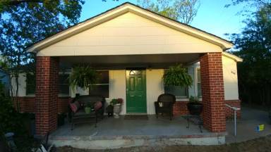 Main picture of 619 Oakwood Ln