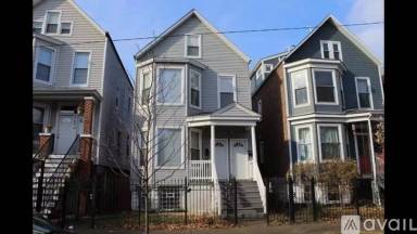 Main picture of 2702 N Ridgeway Ave