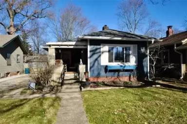 Main picture of 406 E 50th St