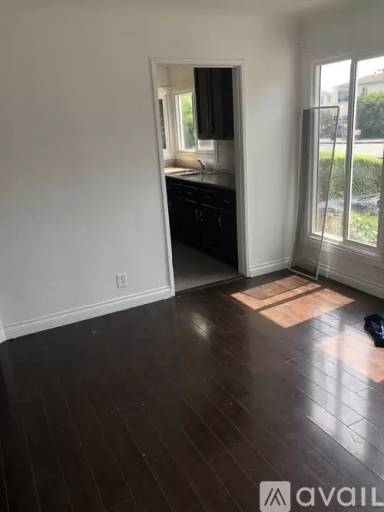 Main picture of 1815 S La Brea Ave