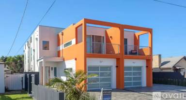 Main picture of 163 Dahlia Ave