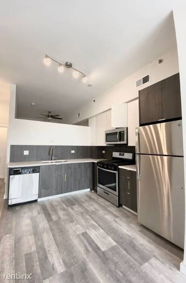 Main picture of 2150 W Lawrence Ave