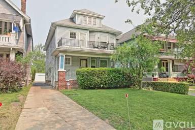 Main picture of 37 Sterling Ave