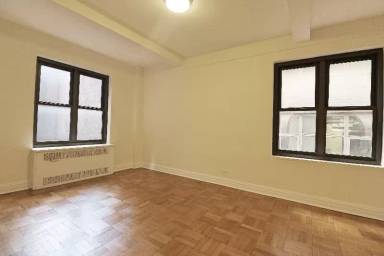 Main picture of 143 E 56th St