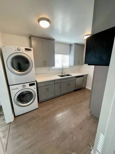 Main picture of 1637 E Palm Ave