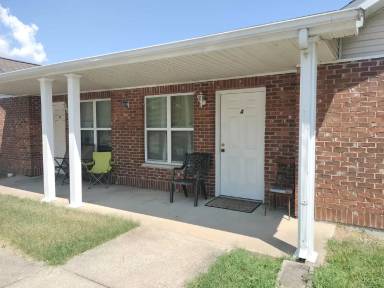 Main picture of 820 Parkview Ln