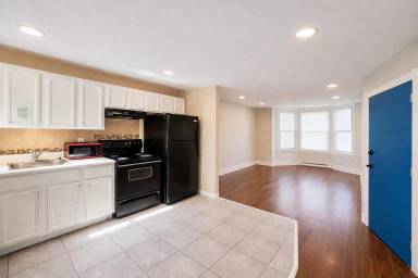 Main picture of 1120 S 52nd St