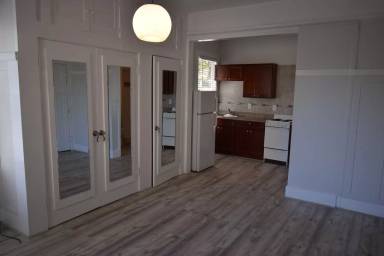 Main picture of 1202 Haight St