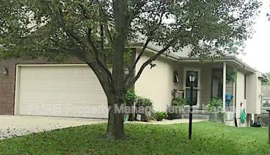 Main picture of 4945 SW 19th St