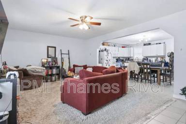 Main picture of 16 Central St
