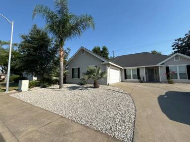 Main picture of 617 Darling Way