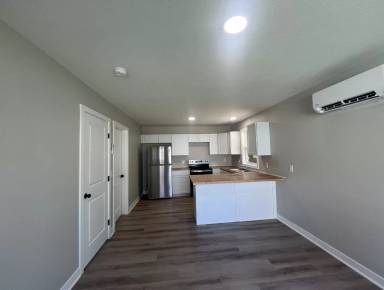 Main picture of 524 Oak Ave