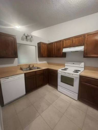 Main picture of 2824 Coleman Ct