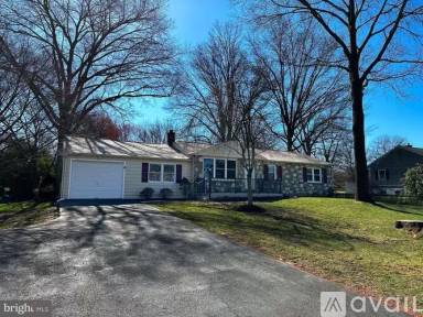 Main picture of 320 Richardson Rd