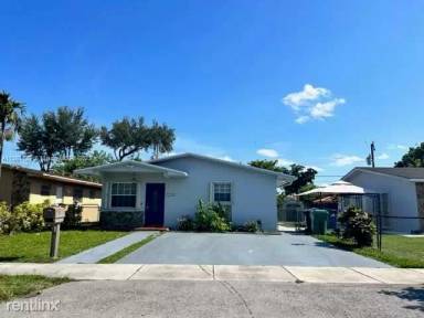 Main picture of 10482 SW 26th Ter