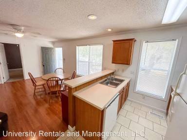 Main picture of Capstone Quarters