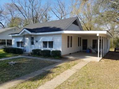Main picture of 824 N Bledsoe St