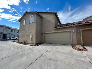 Main picture of 4074 Sparrow Rock St