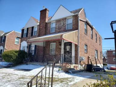 Main picture of 920 E Allens Ln