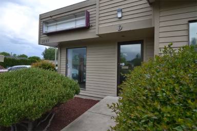 Main picture of River Road Plaza Unit 4D