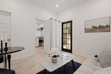 Main picture of 1232 Quinientos St