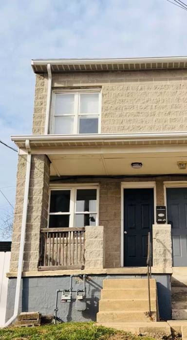 Main picture of 450 Augusta St
