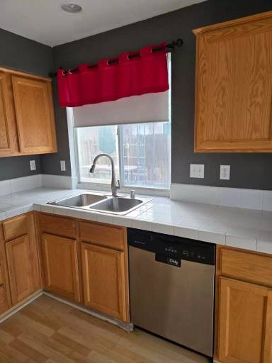 Main picture of 647 Vista Ct