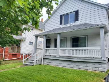 Main picture of 3415 E 114th St