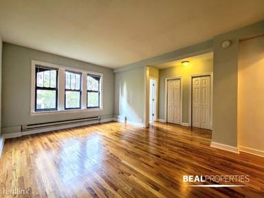 Main picture of 1347 N Dearborn St