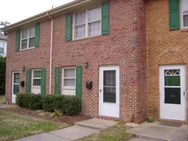 Main picture of 415 Barberton Dr