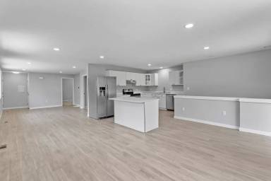 Main picture of 8538 SW 35th Ave