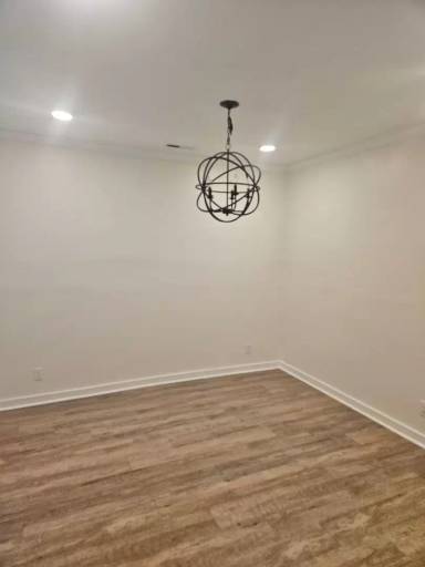 Main picture of 807 2nd Ave NE